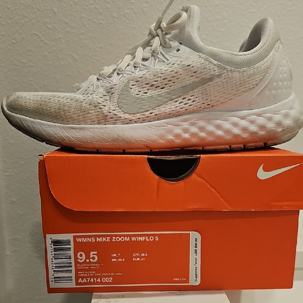 Nike Women's Zoom Winflo 5 Gray Sneakers